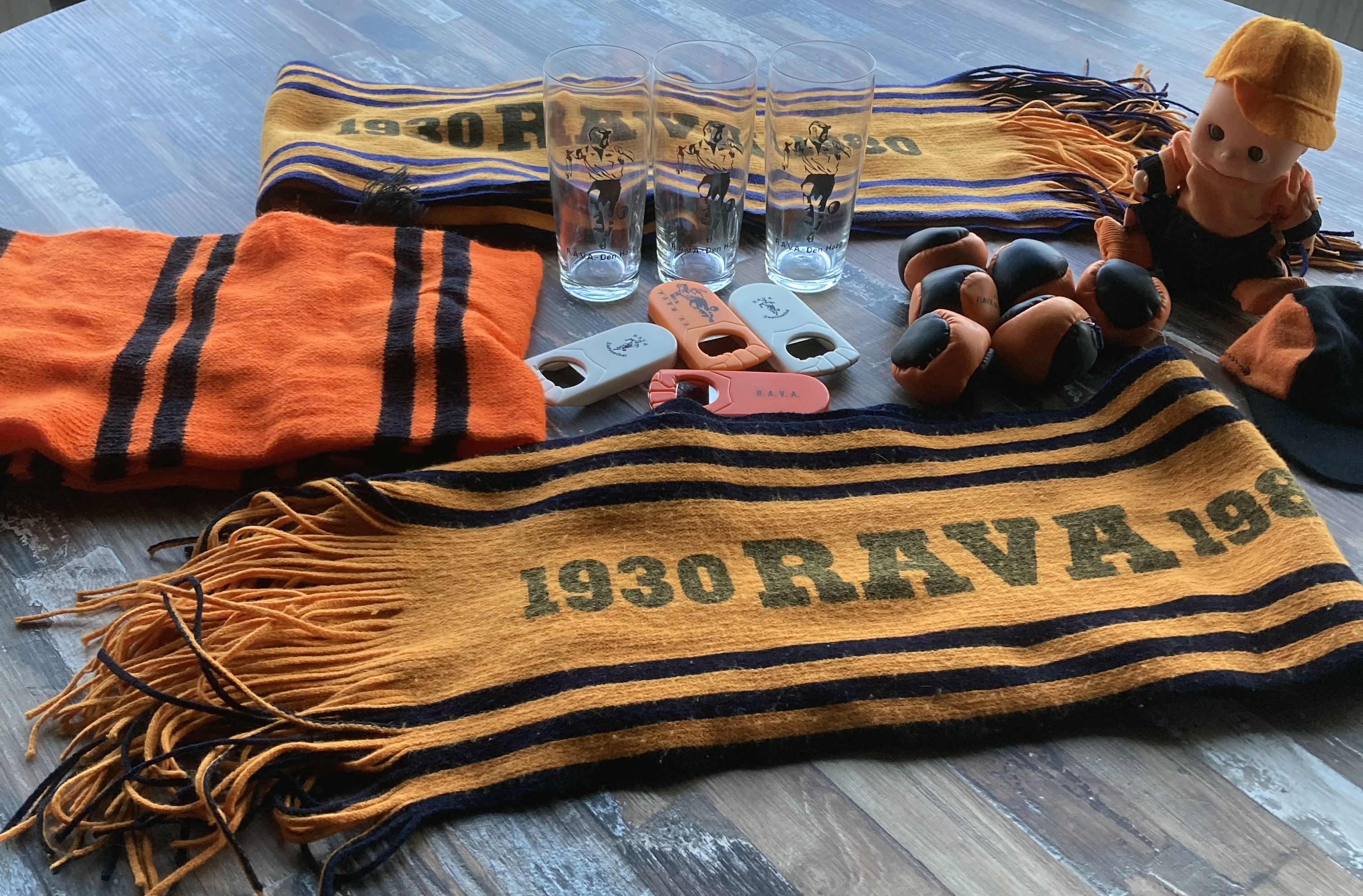 DE RAVA GIFTS DORO NICO VERZAMELD DOOR DE JAREN HEEN